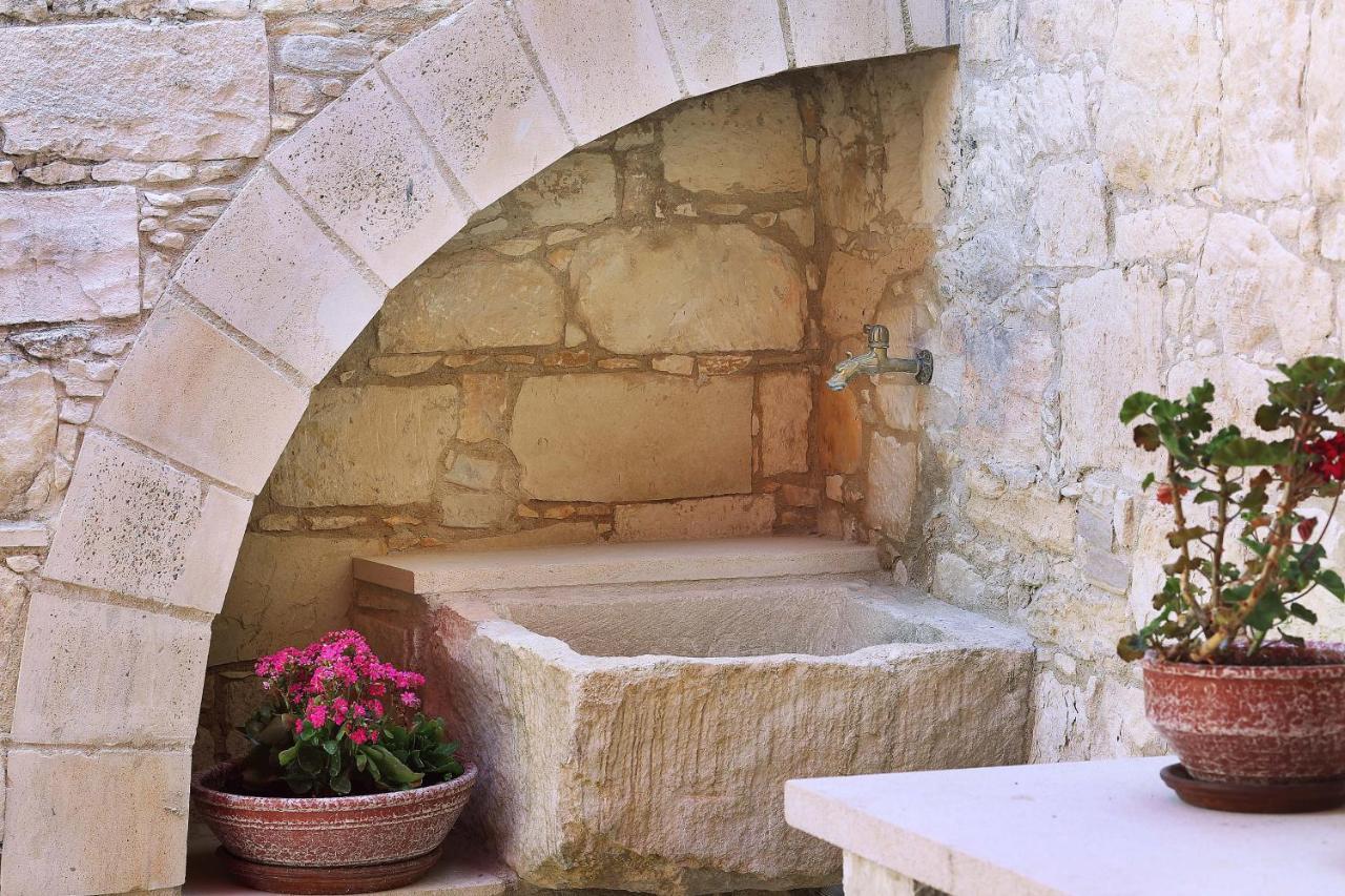 Kantara House - A Rural Retreat Of Comfort & Class! Arsos Buitenkant foto